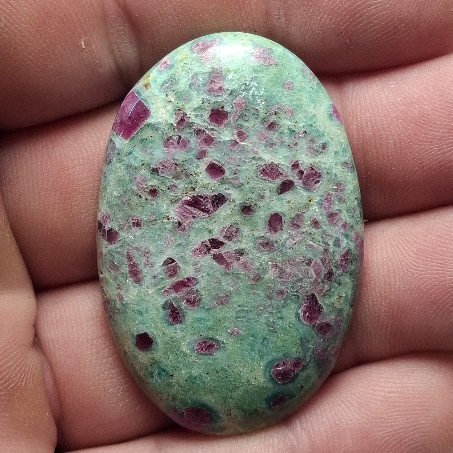 Cabochon Rubis-Fuschite