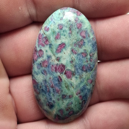 Cabochon Rubis-Fuschite