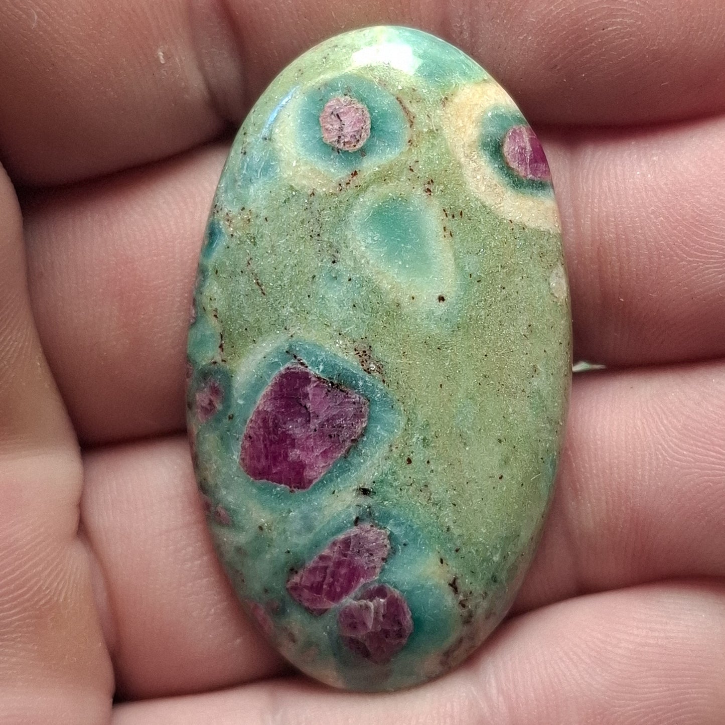 Cabochon Rubis-Fuschite