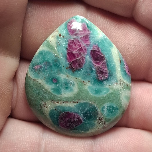 Cabochon Rubis-Fuschite