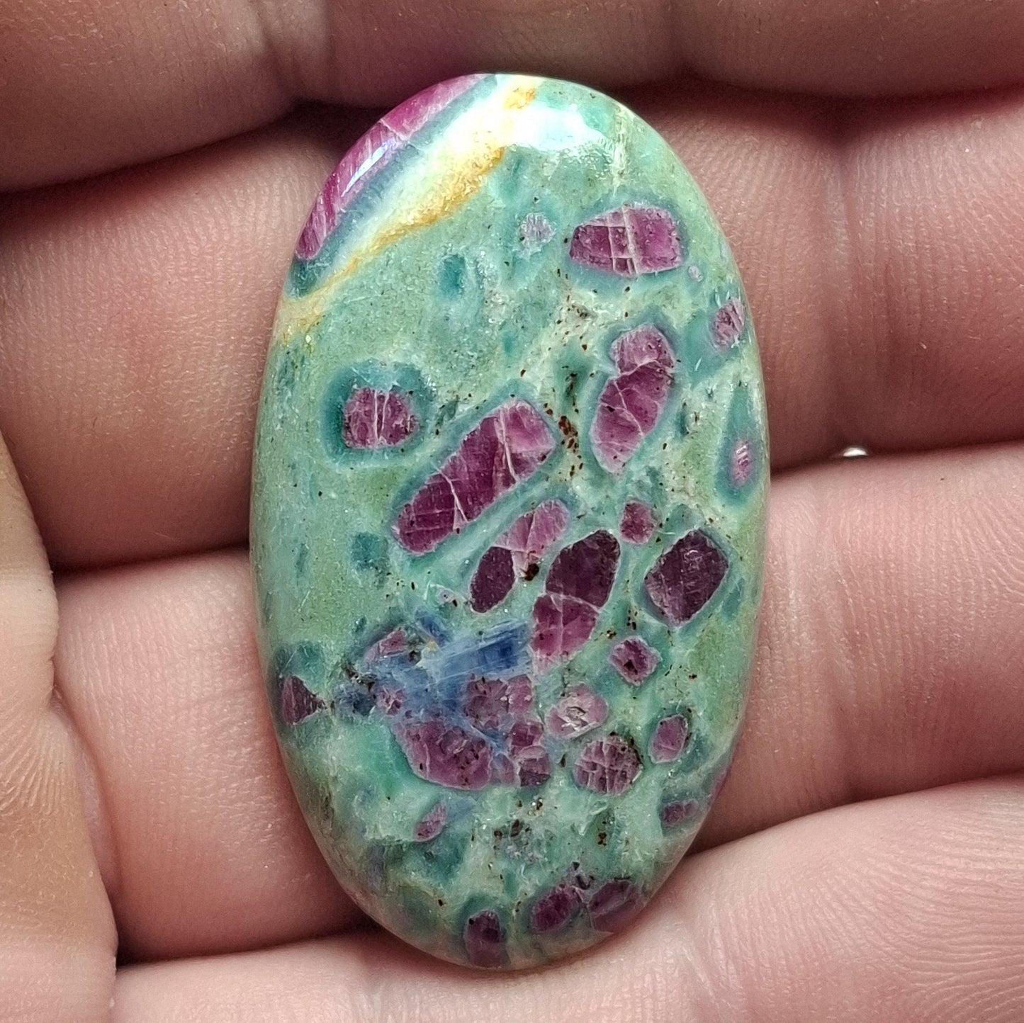 Cabochon Rubis-Fuschite