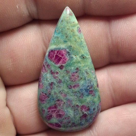 Cabochon Rubis-Fuschite