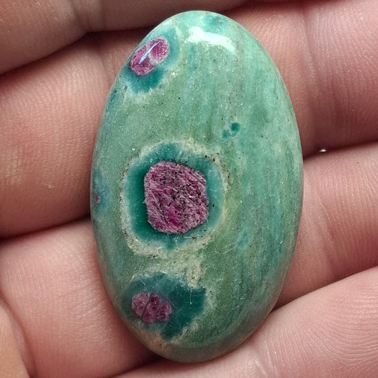 Cabochon Rubis-Fuschite