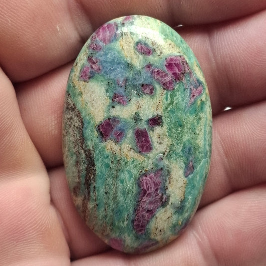 Cabochon Rubis-Fuschite