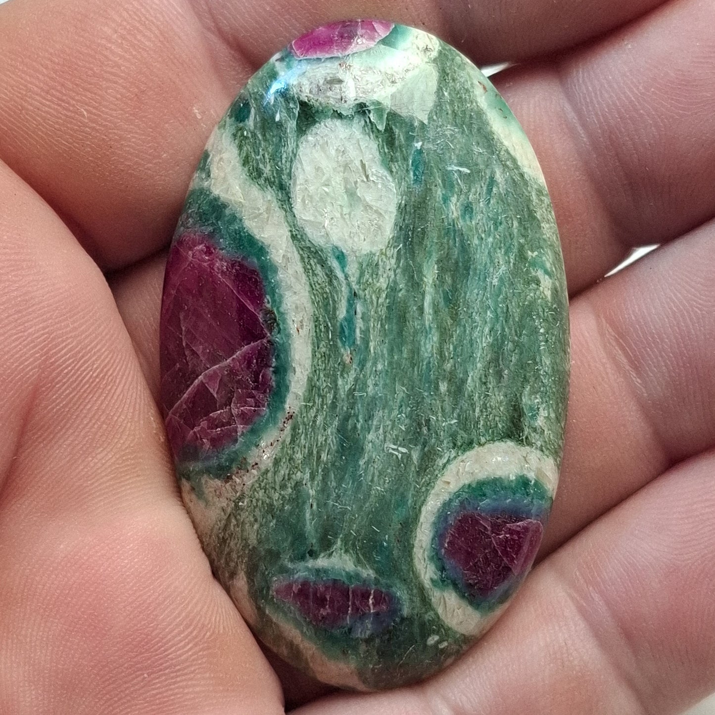 Cabochon Rubis-Fuschite