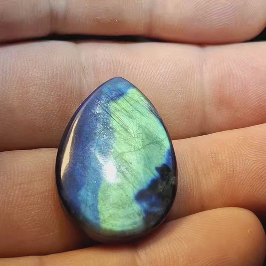 Cabochon spectrolite de yläama finlande